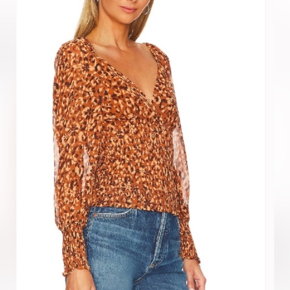 NWT Steven Madden Shannon Top in Mocha Bisque size medium - Picture 2 of 13